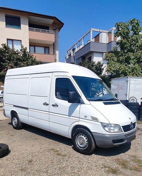 Транспортни услуги със самосвал или закрит чист бус до 3.5т