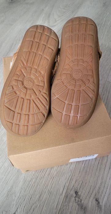 Ghete ugg marimea 27