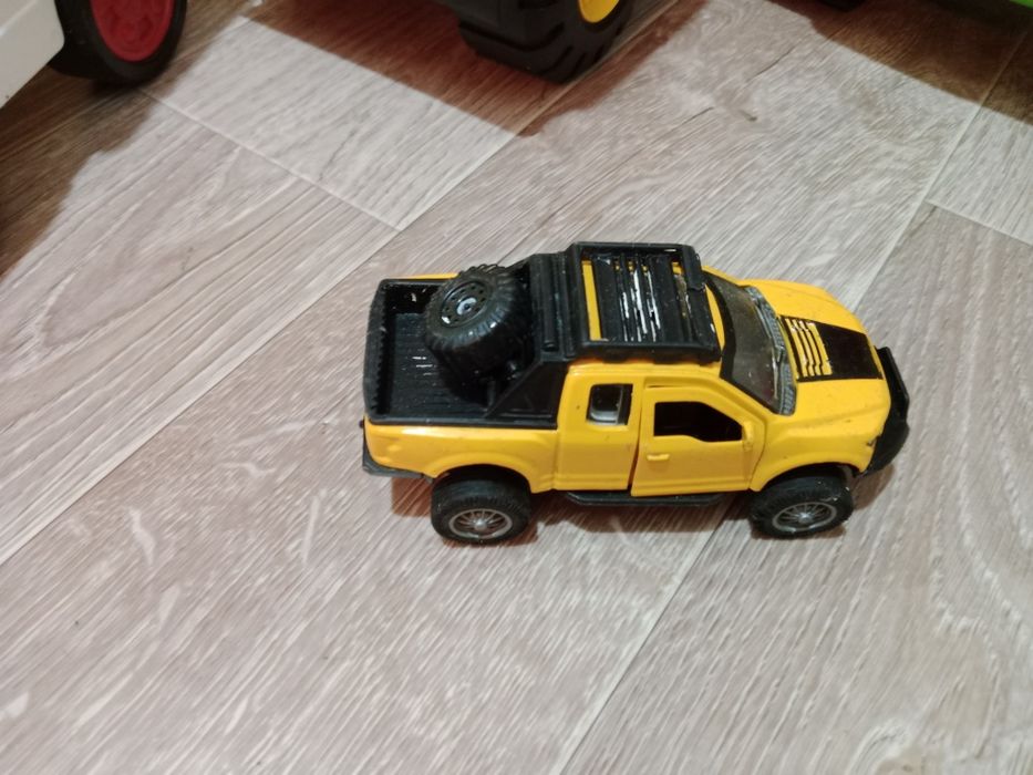 Продам    машинки