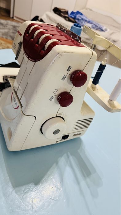 Оверлок JANOME 9300DX