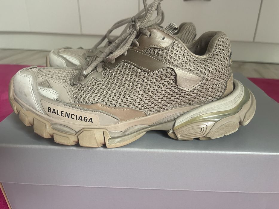 Baleciaga track 3