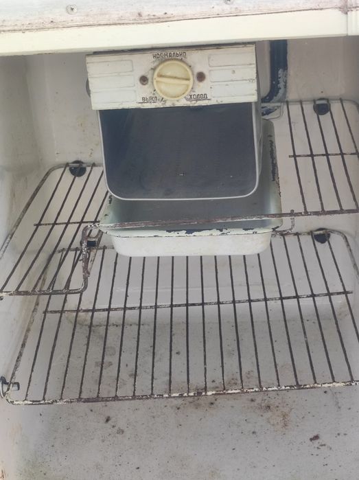 Ретро хладилник  в добро състояние