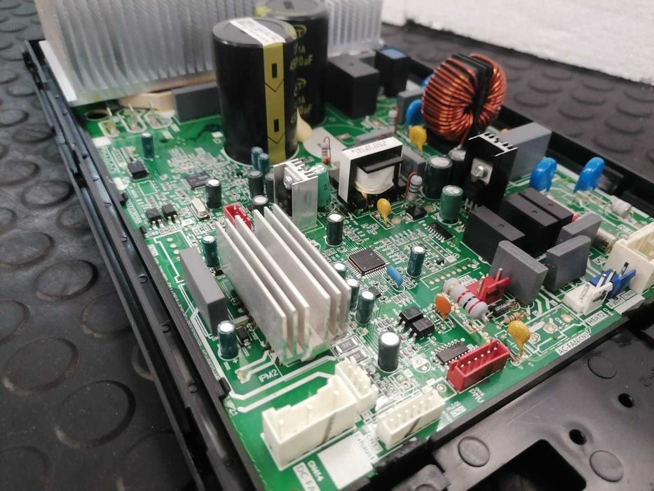 Placa electronica unitatea exterioara aer conditionat Midea