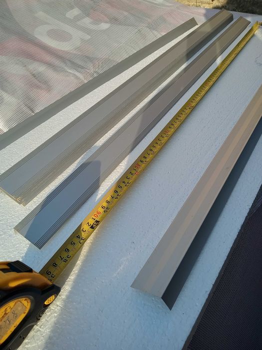 Продавам преходни алуминиеви лайсни