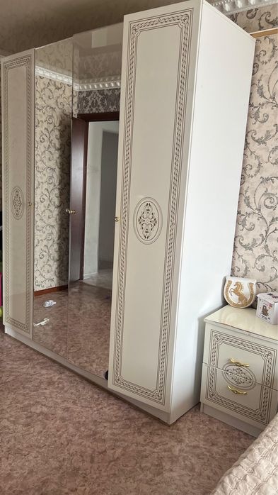 Продам спальный гарнитур