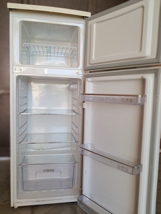 Artel holodenik sotiladi