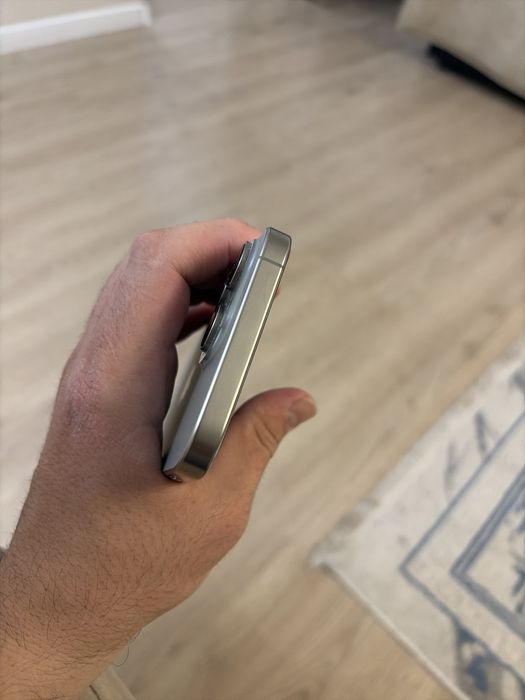 Продам iphone 16 pro max desert titanium