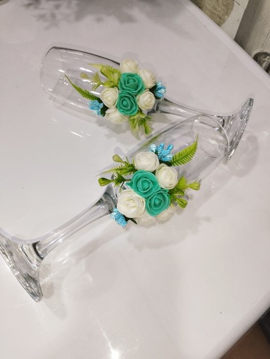 Свадебные бокалы и подушечки для колец