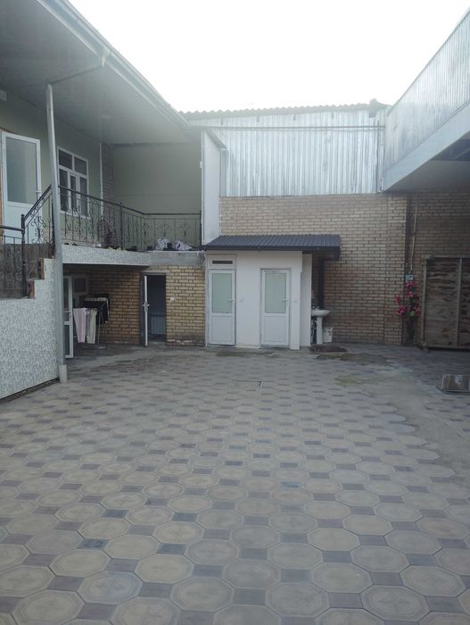 Prodayotsa dom v dol dorogi pod biznes