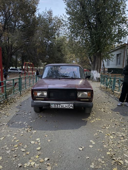 Автомобиль ВАЗ 2107