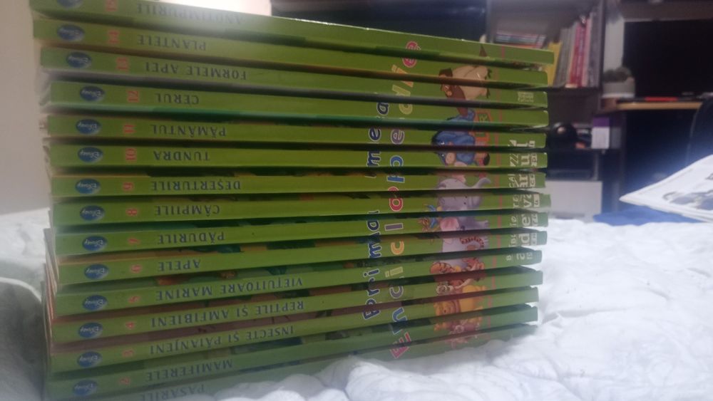 Vând colecție de cărți enciclopedii educative pentru copii