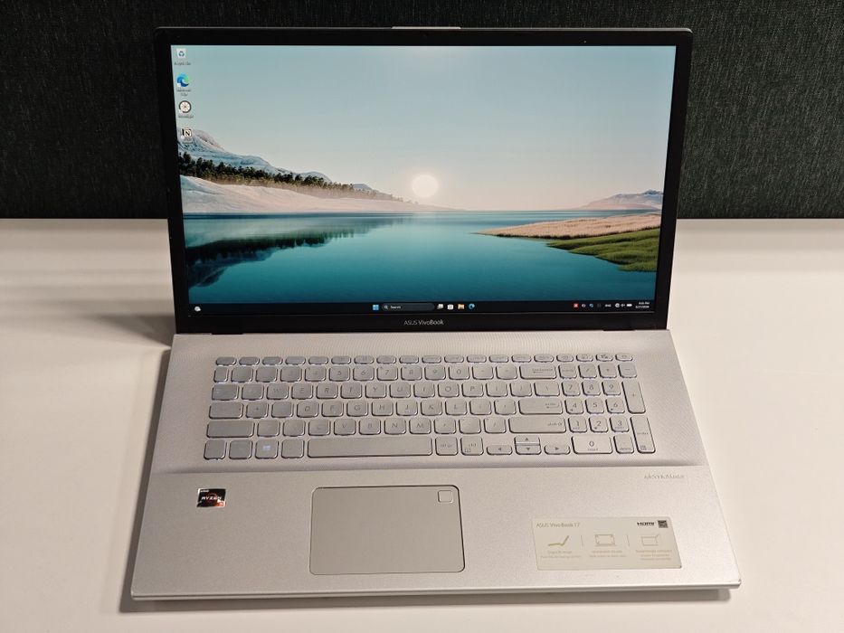 Laptop ASUS VivoBook 17 (17.3 inch) + Windows 11 Home