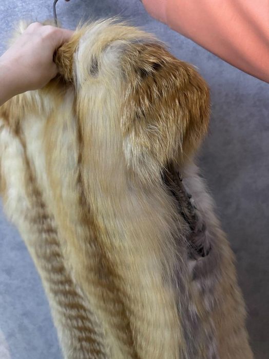 Продам жилетку лиса.