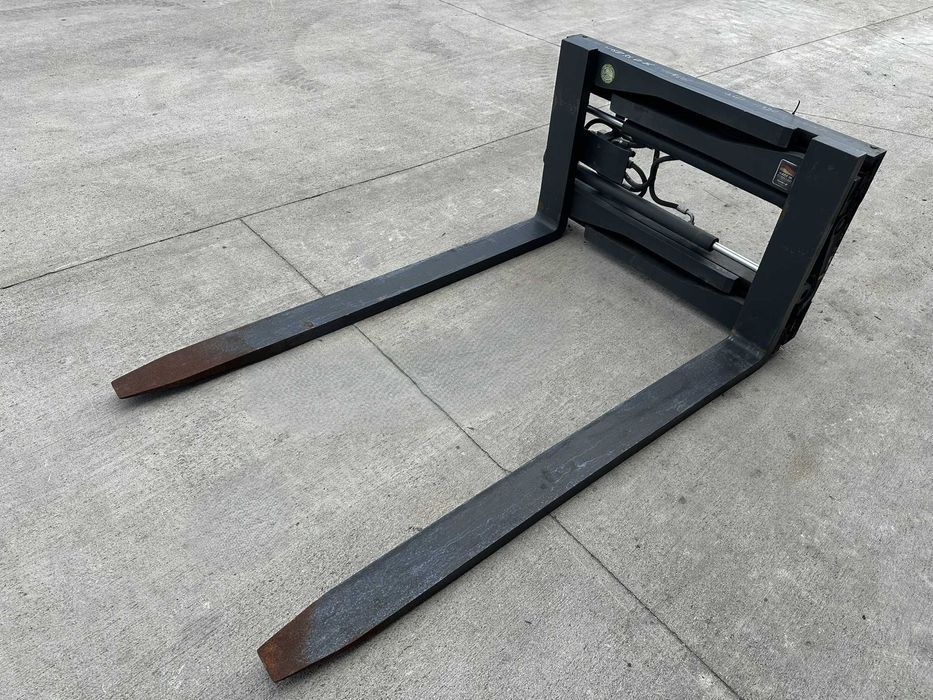 Atasamente stivuitoare cu si fara translatie hidraulica