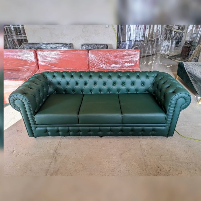 Продам диван Честер темно зелёный
