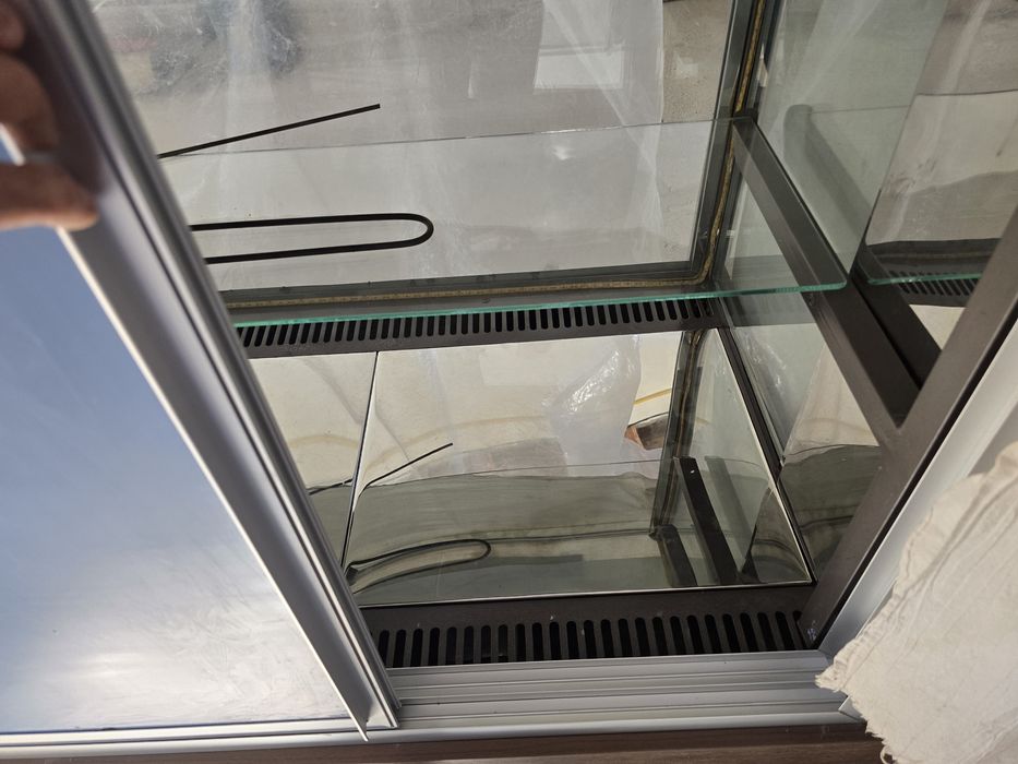 Кондитерский витринный холодильник