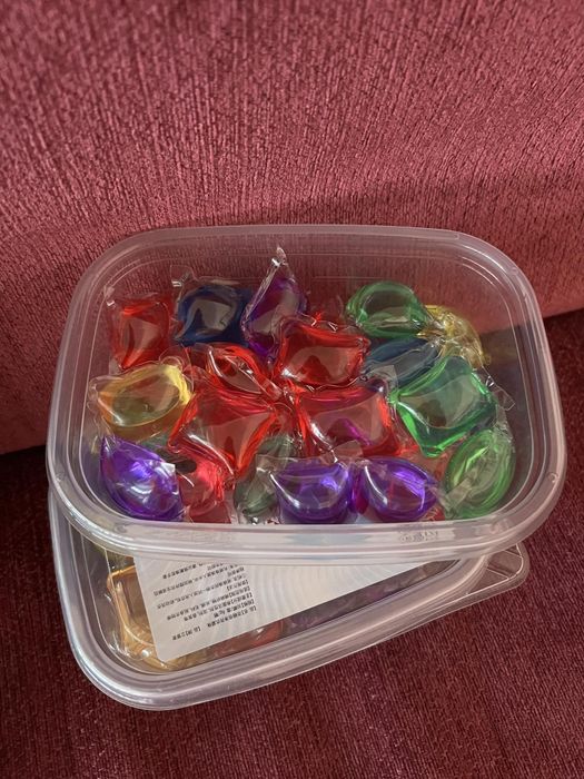 50бр. Капсули за пране (микс от аромати )10лв.
+ 200гр. Омекотител за