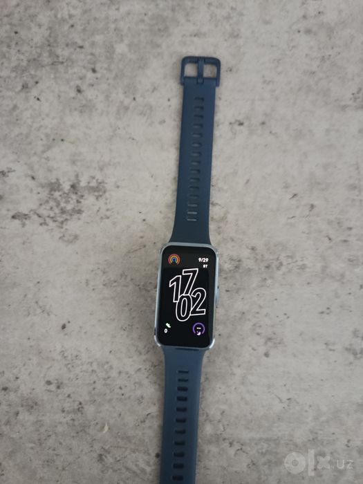 Продаю фитнес браслет Huawei band 10
