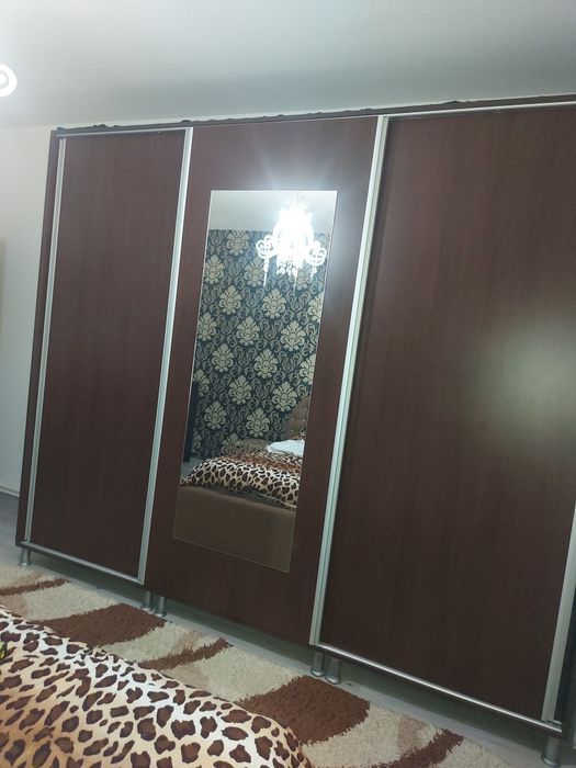 Dressing / Șifonier Spațios FĂCUT LA COMANDĂ (2.7m x 2.3m) – Uși Glisante & Oglindă