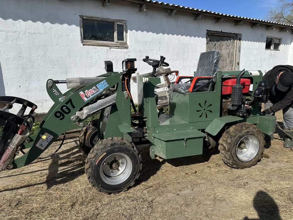 Продам погрузчик 907