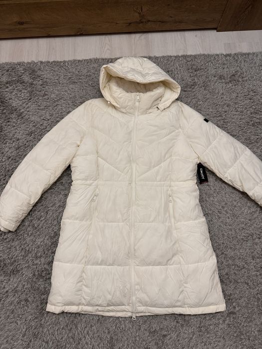 Оригинални дамски якета DKNY (бяло,черно)