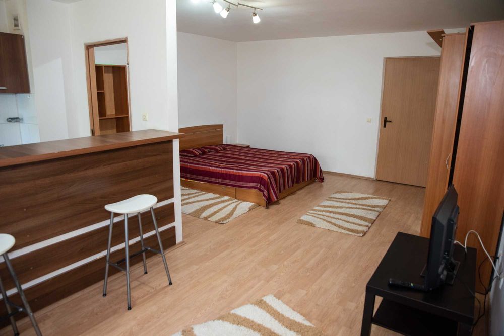 Particular inchiriez Garsoniera 44mp Colentina