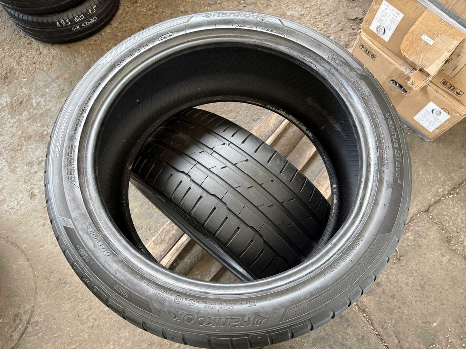 2x Anvelope Vara 255/40 R19 - Hankook Ventus S1 Evo 3 Suv