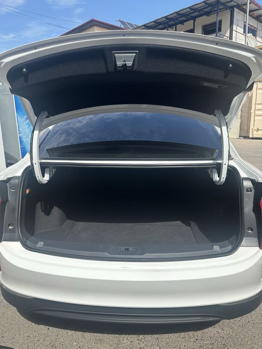 Hongqi EQM5 (450) тали 2024 йил