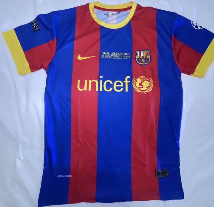 Tricou fotbal ronaldinho/barcelona (marimea M)