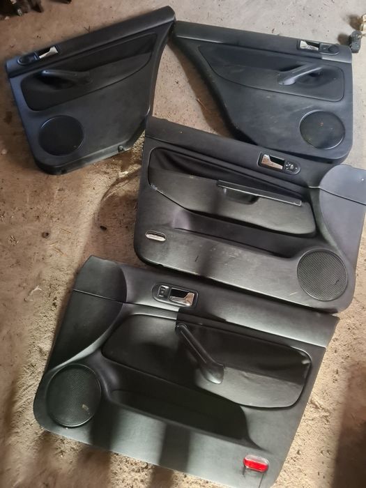 Fețe uși Wolswagen Golf 4 în stare impecabila