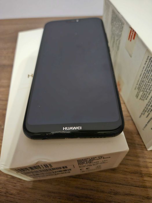 Телефон Huawei p20 lite