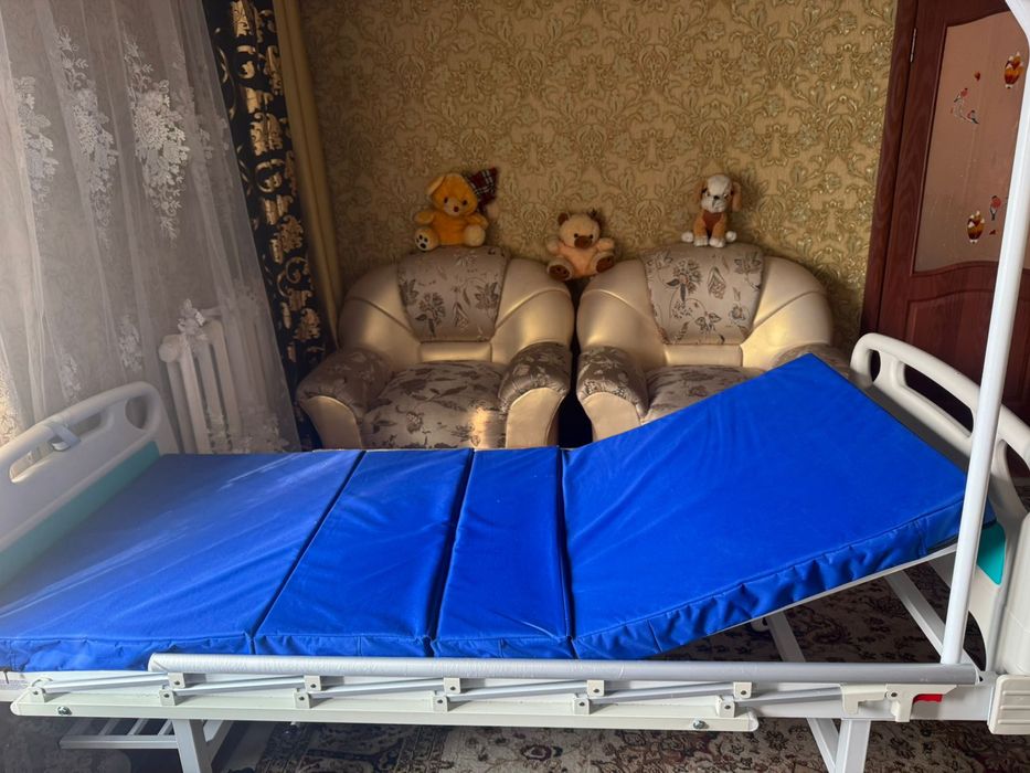 Медицинская кровать