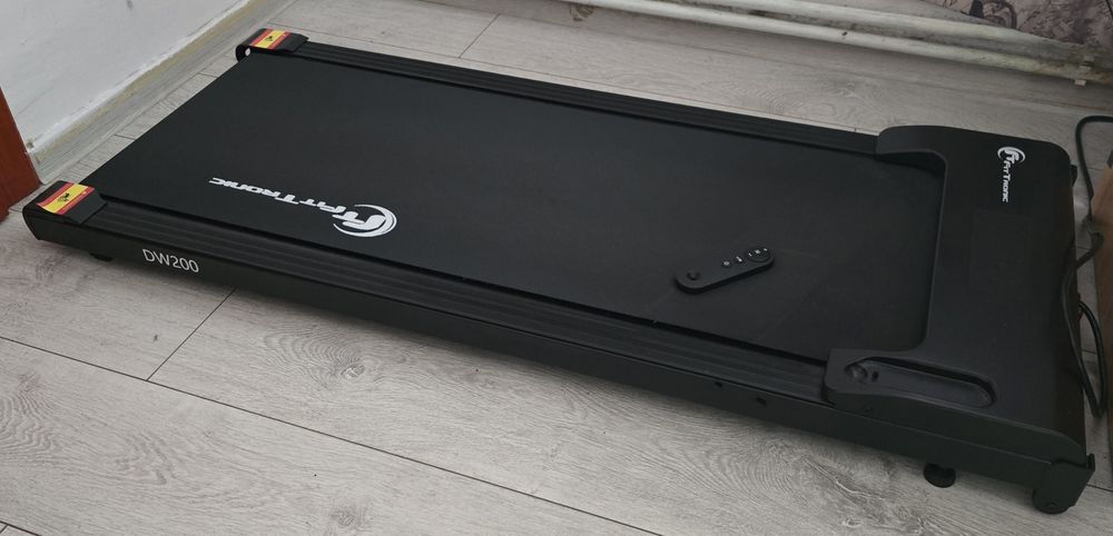 Walking pad /  Bandă de alergat
