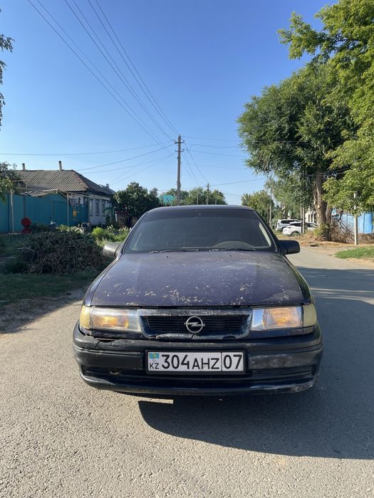 Продам автомобиль опель вектра а