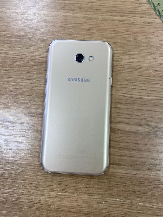 Продам телефон Samsung А7