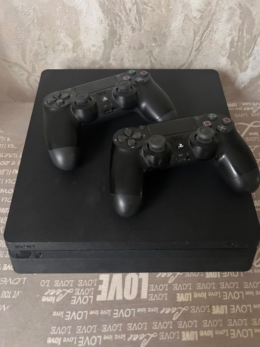 Sony PlayStation 4 Slim