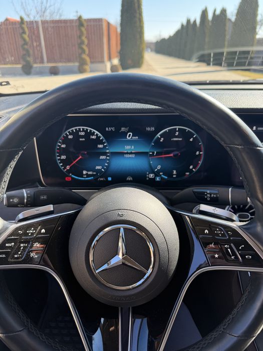 Mercedes Benz E class 220 D 4 matic