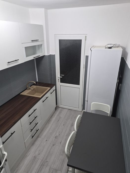 Închiriez apartament 2 camere