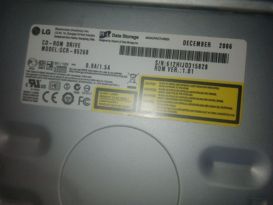 Блок питания и дисковод