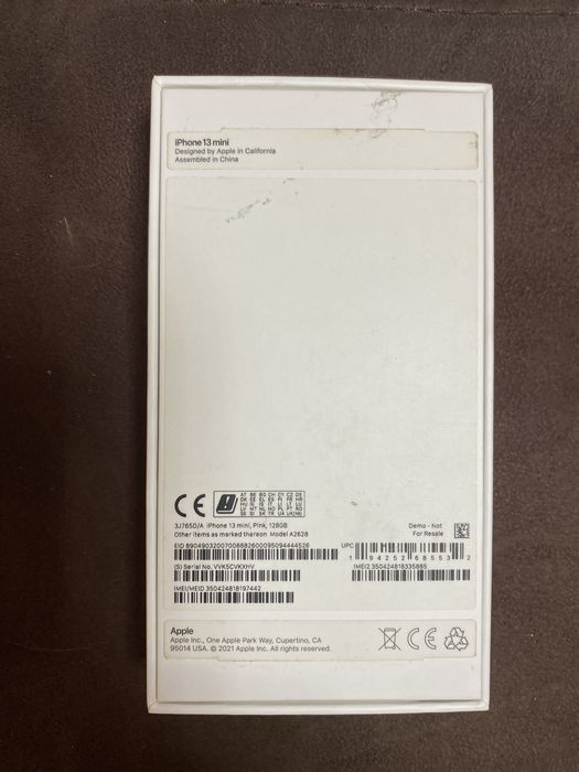 Iphone 13 mini бледо розов почти бял