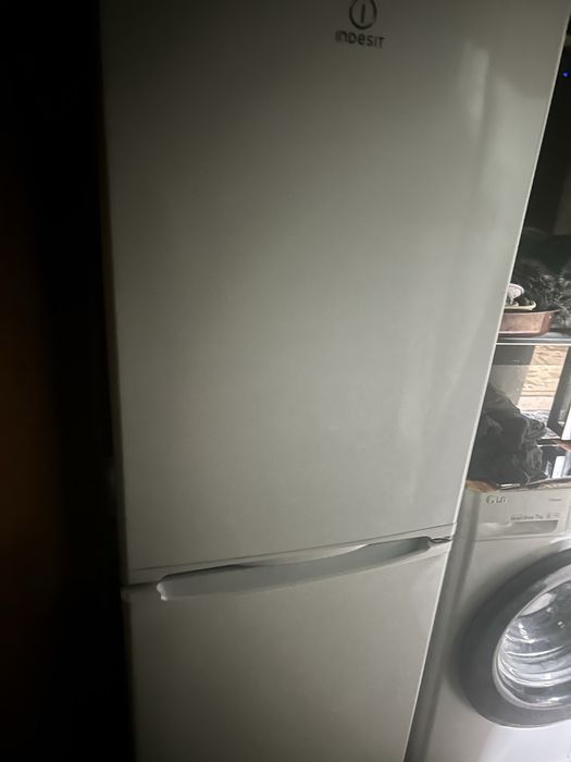 Продам холодильник