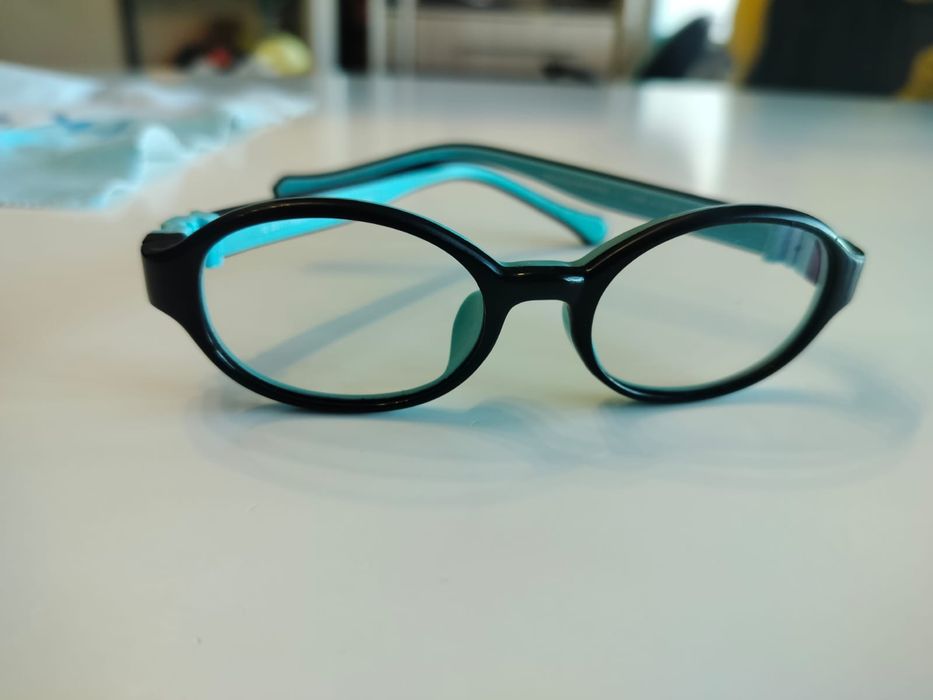 Продам детскую оправу для очков