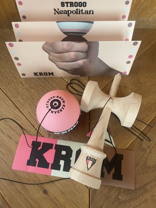 KROM Strogo Napolitan Roz, new with tags