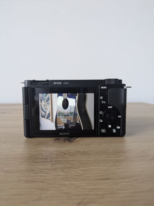 Sony ZV-E10 НОВ! На 270 кадъра + обектив 16-50 OSS