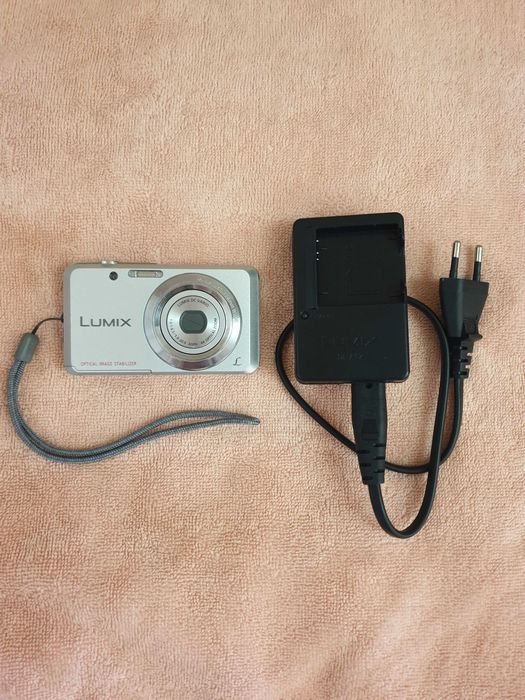 Продам фотоапарат Panasonic Lumix DMC-FS28