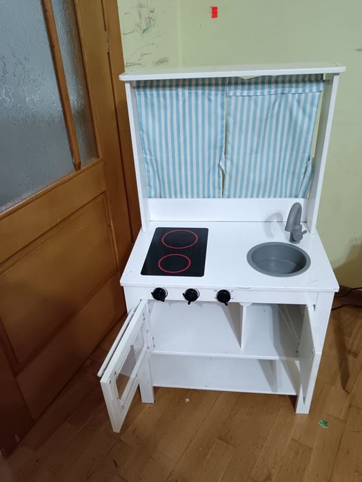 Bucatarie de lemn pentru copii