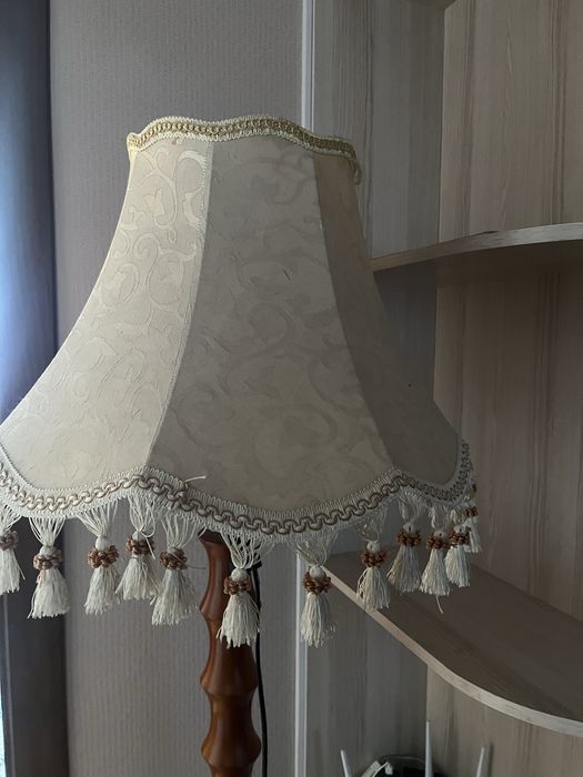 напольный светильник