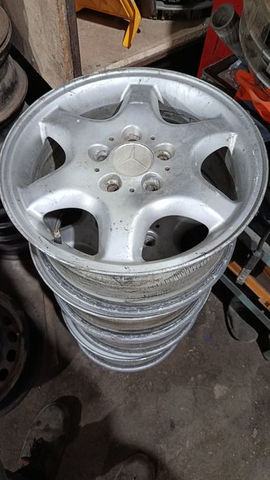 Мерседес оригинал на 16