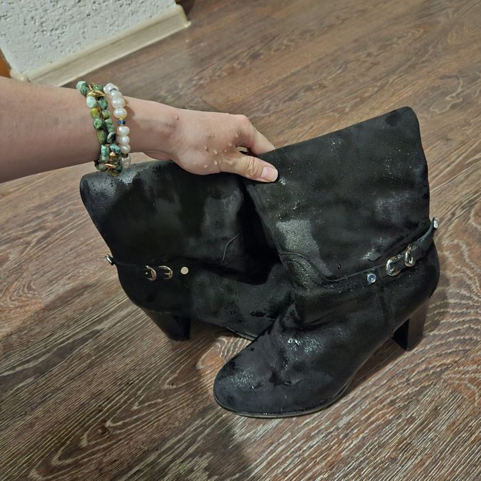 Натуральные замшевые сапоги