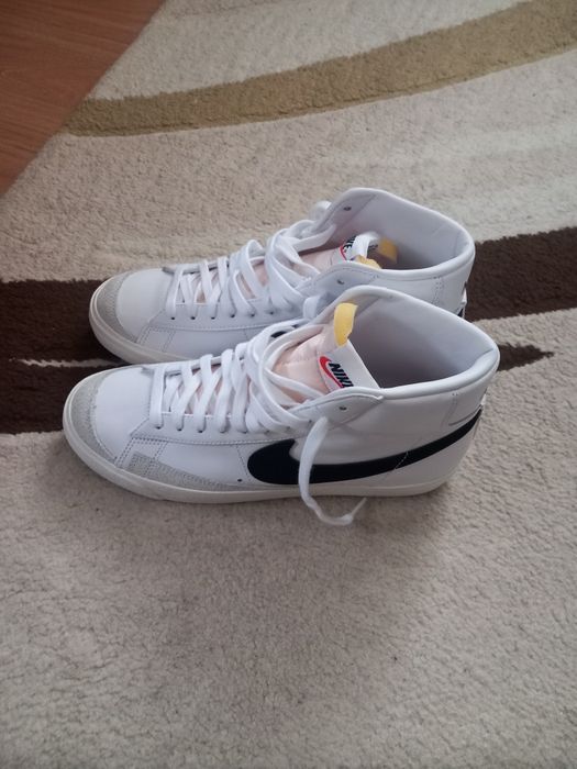 Маратонки-  Nike